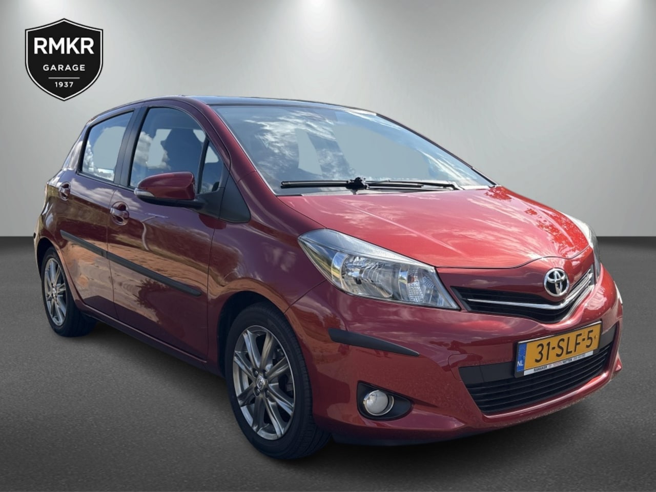 Toyota Yaris - 1.3 VVT-i Dynamic | Pano-dak | Trekgewicht 900kg - AutoWereld.nl