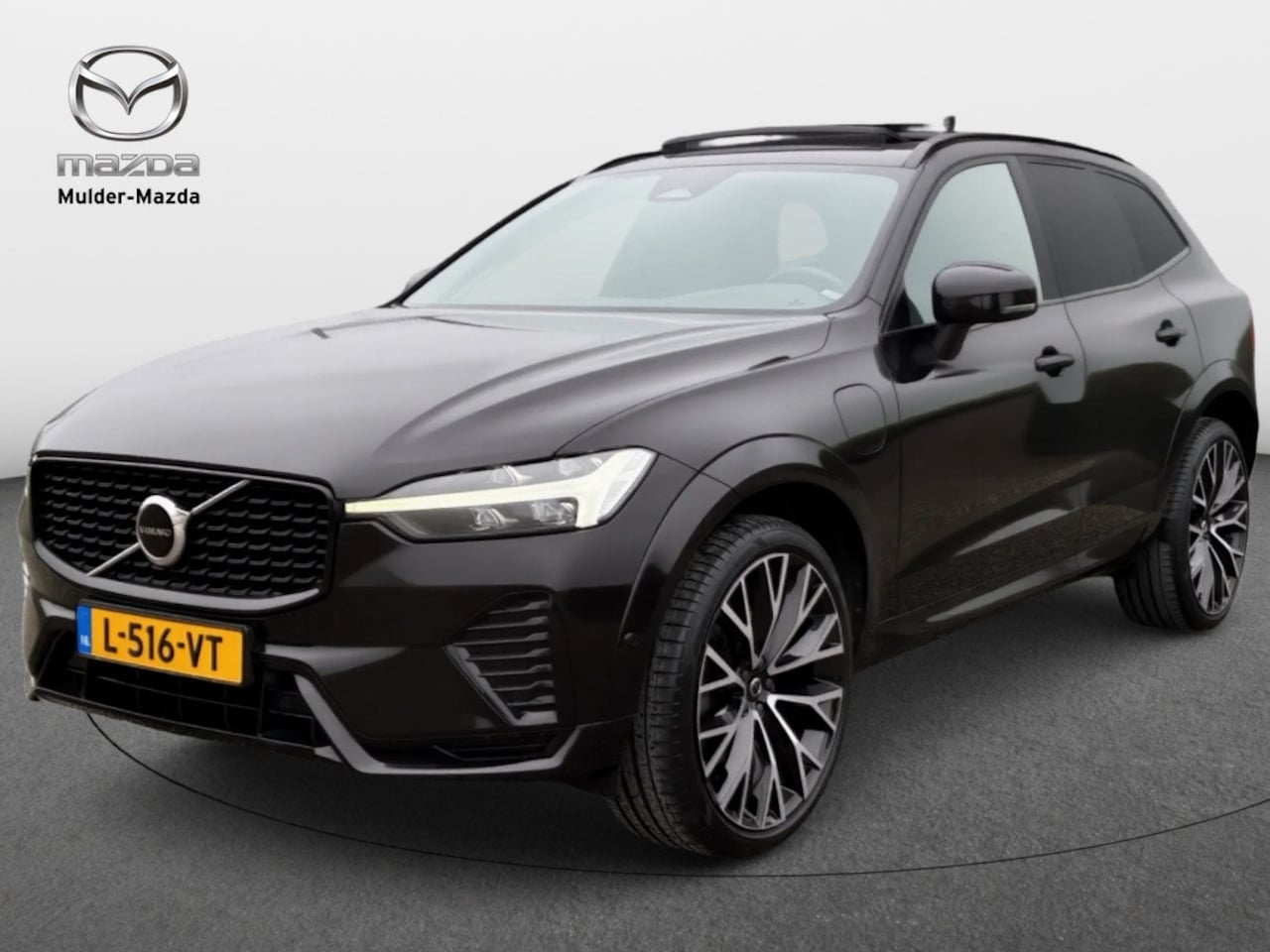 Volvo XC60 - 2.0 T8 AWD R-Design | Pano | Memory | Full Option - AutoWereld.nl