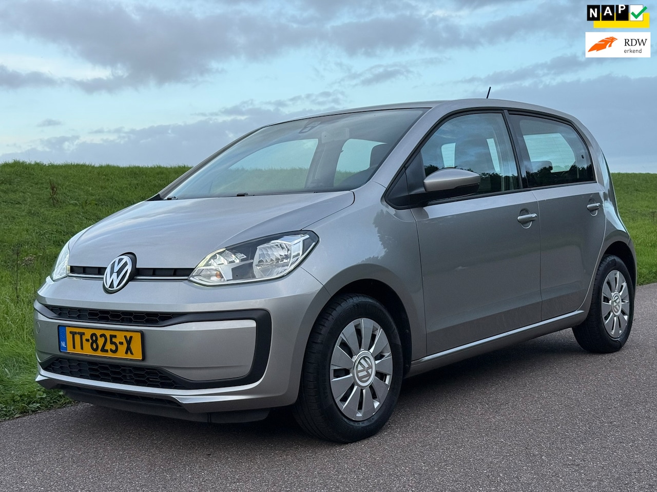 Volkswagen Up! - 1.0 BMT move up! | DAB | LED | NAP | BT - AutoWereld.nl