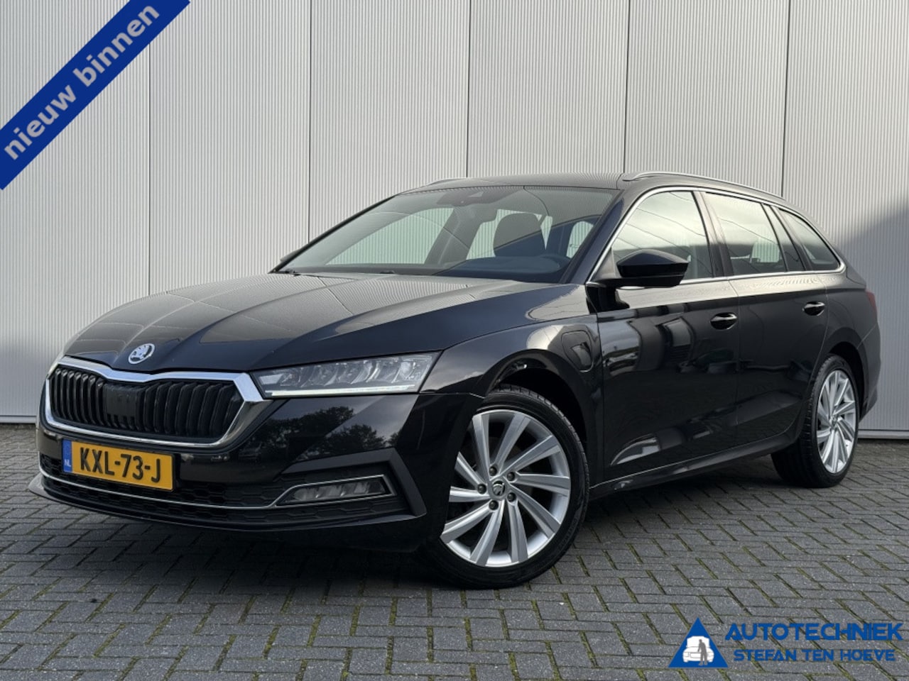 Skoda Octavia Combi - 1.4 TSI iV Sport Business Carplay digitaal cockpit keyless - AutoWereld.nl