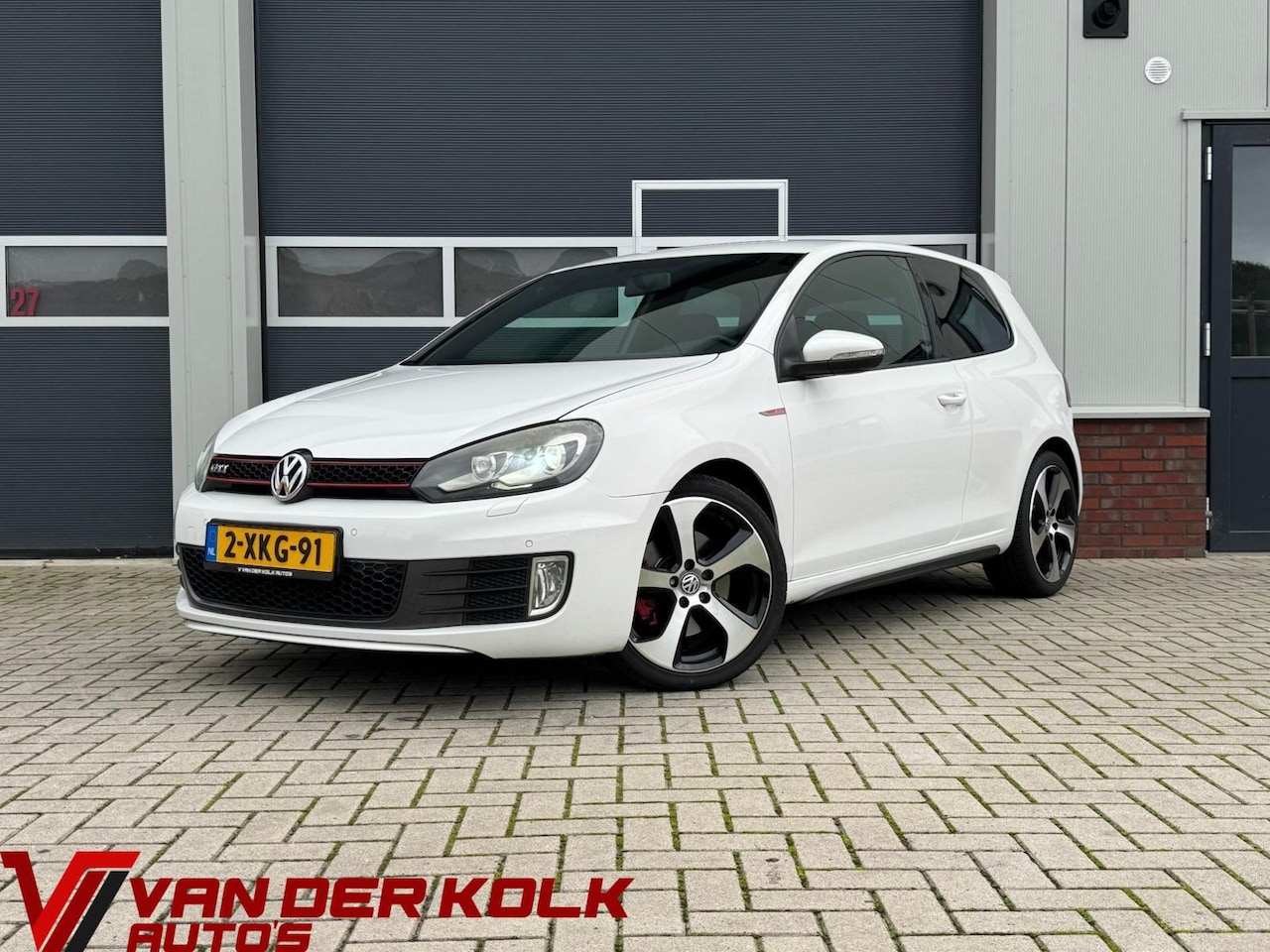Volkswagen Golf - 2.0 GTI | Xenon | Navigatie | Climate | Stoelverwarming - AutoWereld.nl