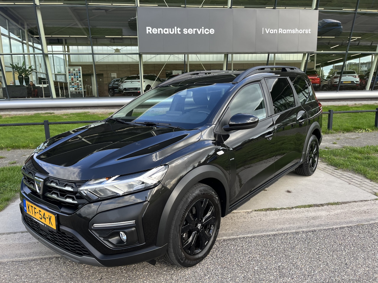 Dacia Jogger - 1.0 TCe 110 Extreme 7-Persoons / Camera / Climate / Cruise / LMV / - AutoWereld.nl