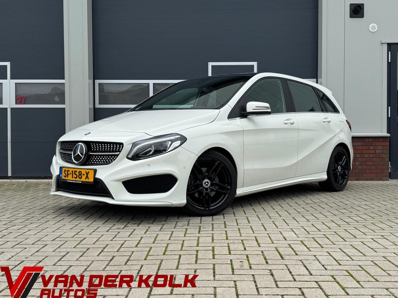 Mercedes-Benz B-klasse - 180 Business Solution AMG | Panorama | Alcantara/Leder | CarPlay | Cruise | Navigatie | Tr - AutoWereld.nl