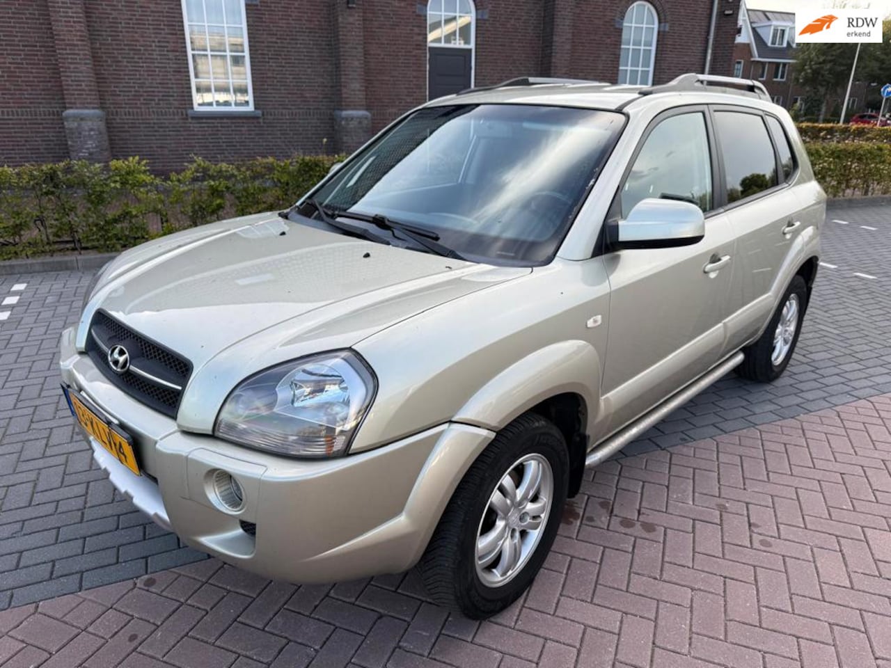 Hyundai Tucson - 2.0i Style Cross 2010 EXPORT/ DOE-HET-ZELVER ! - AutoWereld.nl