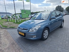 Hyundai i30 - 1.6i Dynamic / AUTOMAAT / Super nette auto