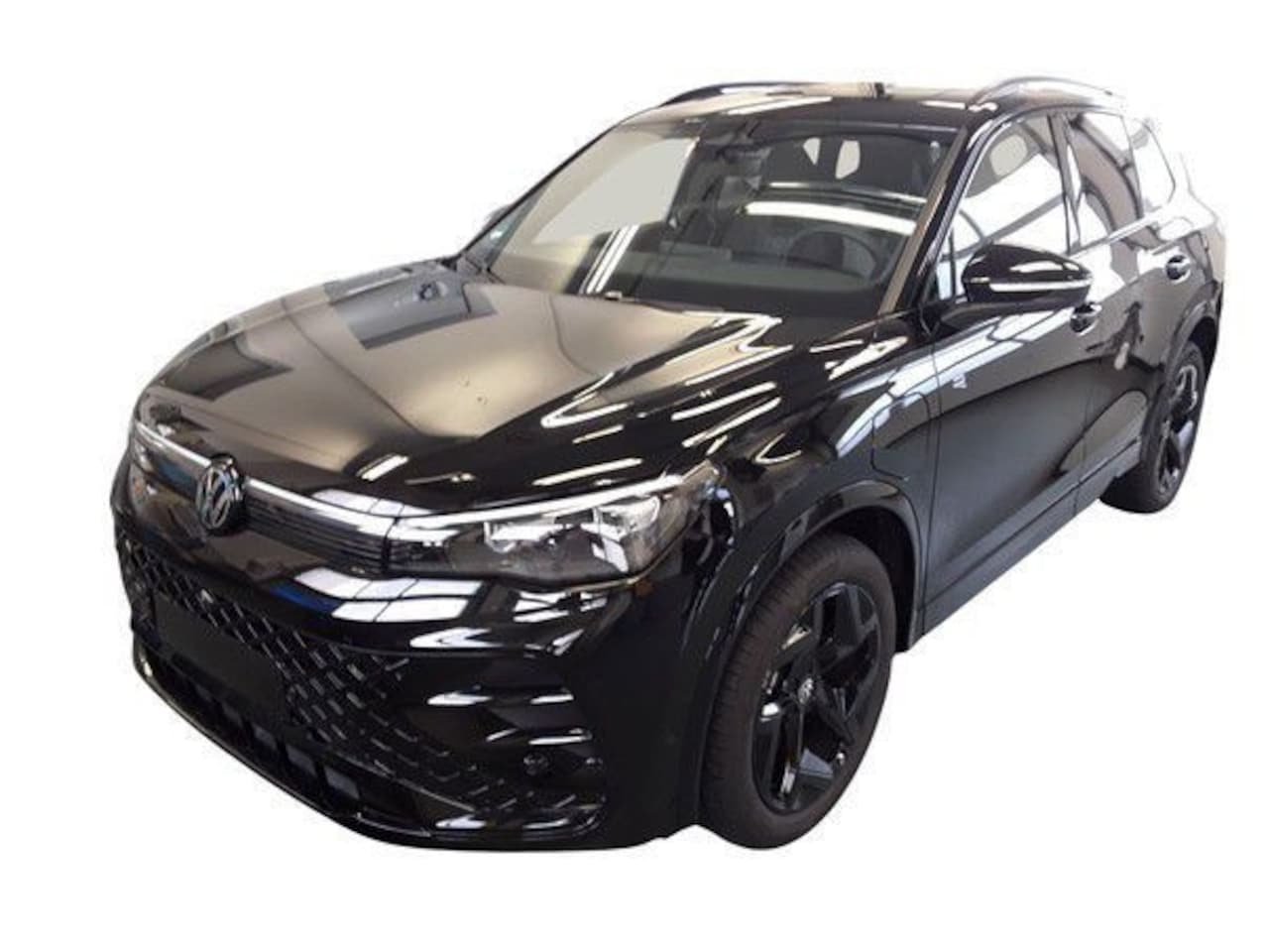 Volkswagen Tiguan - 1.5 eHybrid PHEV 200KW R-Line PANORAMADAK / VERLENGDE GARANTIE / TREKHAAK / 360CAMERA / SF - AutoWereld.nl