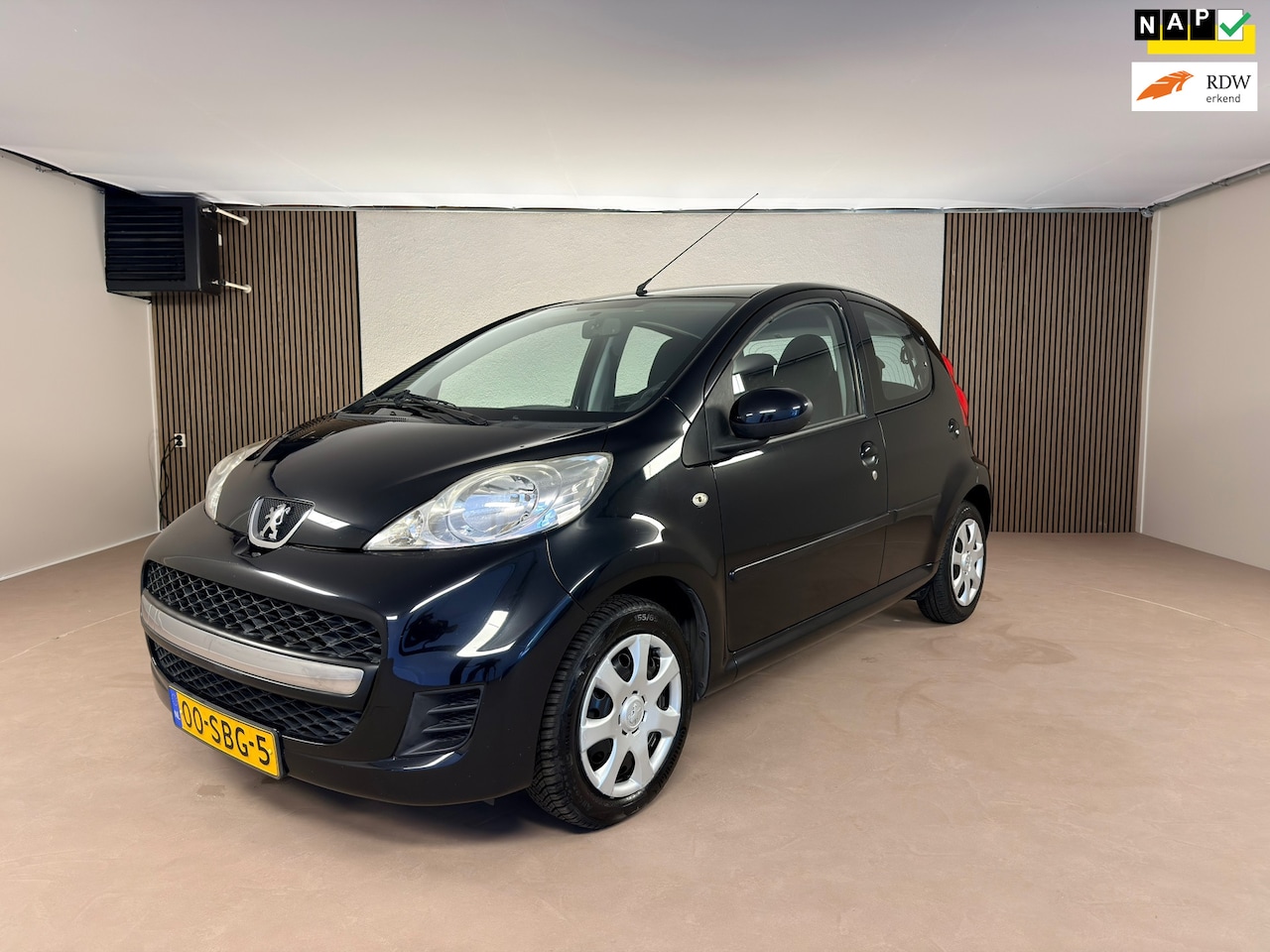 Peugeot 107 - 1.0-12V XS Airco, All Season Banden - AutoWereld.nl