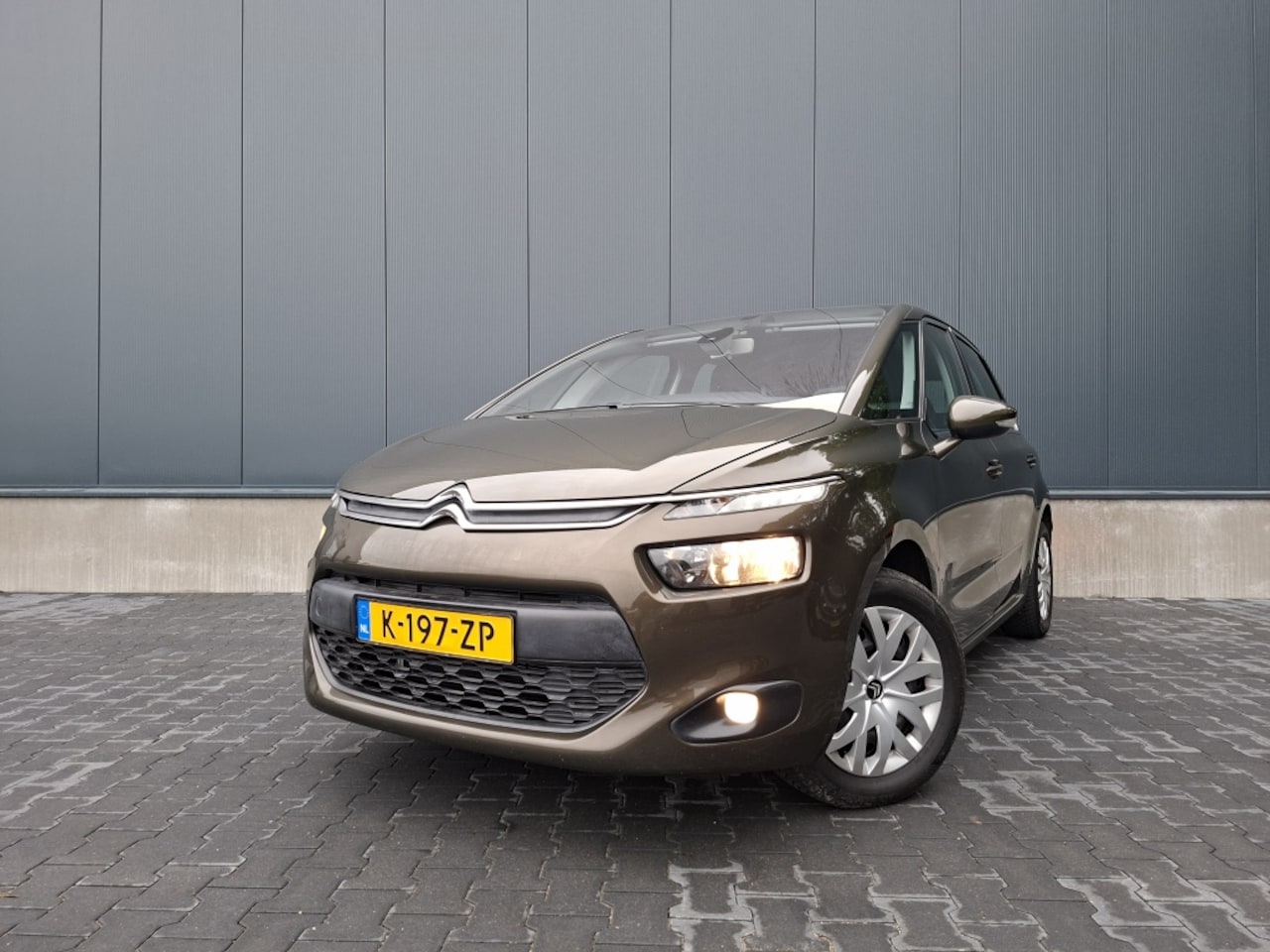 Citroën C4 Picasso - 1.6 VTi Intensive | Trekhaak | Bluetooth | Parkeersensoren | All seasonabanden | - AutoWereld.nl
