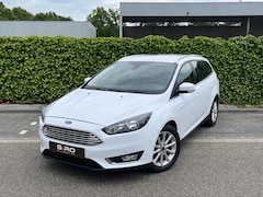 Ford Focus Wagon - 1.0 Titanium * Navi * Nieuwe Distr. * Garantie