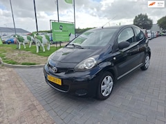 Toyota Aygo - 1.0-12V Access / 121.952 km / APK september 2027