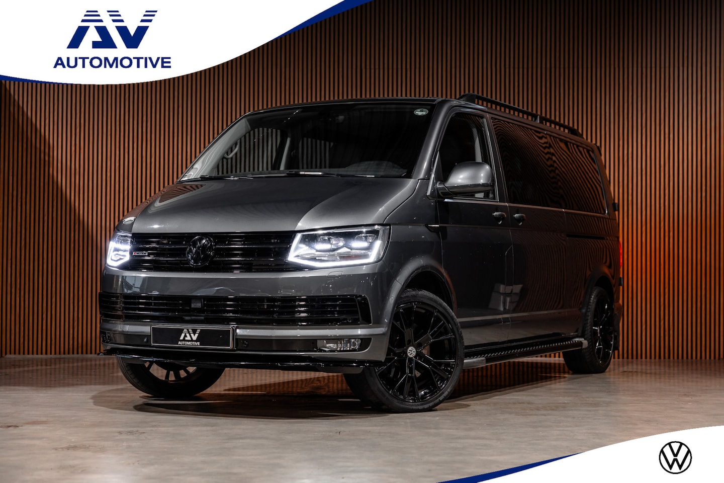 Volkswagen Transporter - 2.0 TDI L2H1 DC 4Motion Highline | Schuifdak | ACC | Bi-Xenon | L+R Schuifdeur | Trekhaak - AutoWereld.nl