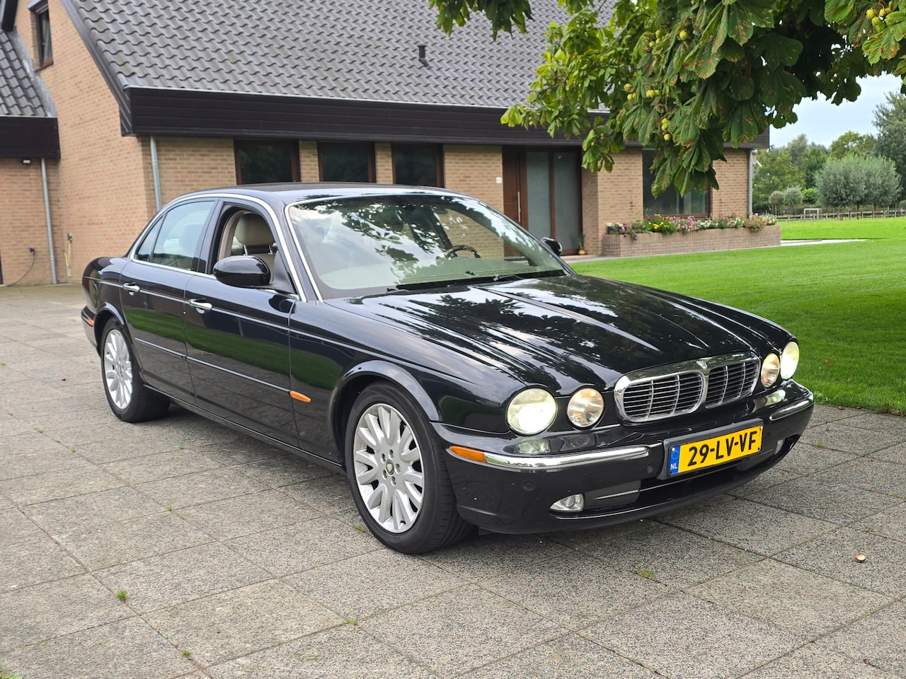Jaguar XJ - 3.5 V8 Executive Youngtimer |Leer |Memory |Nap |Automaat - AutoWereld.nl