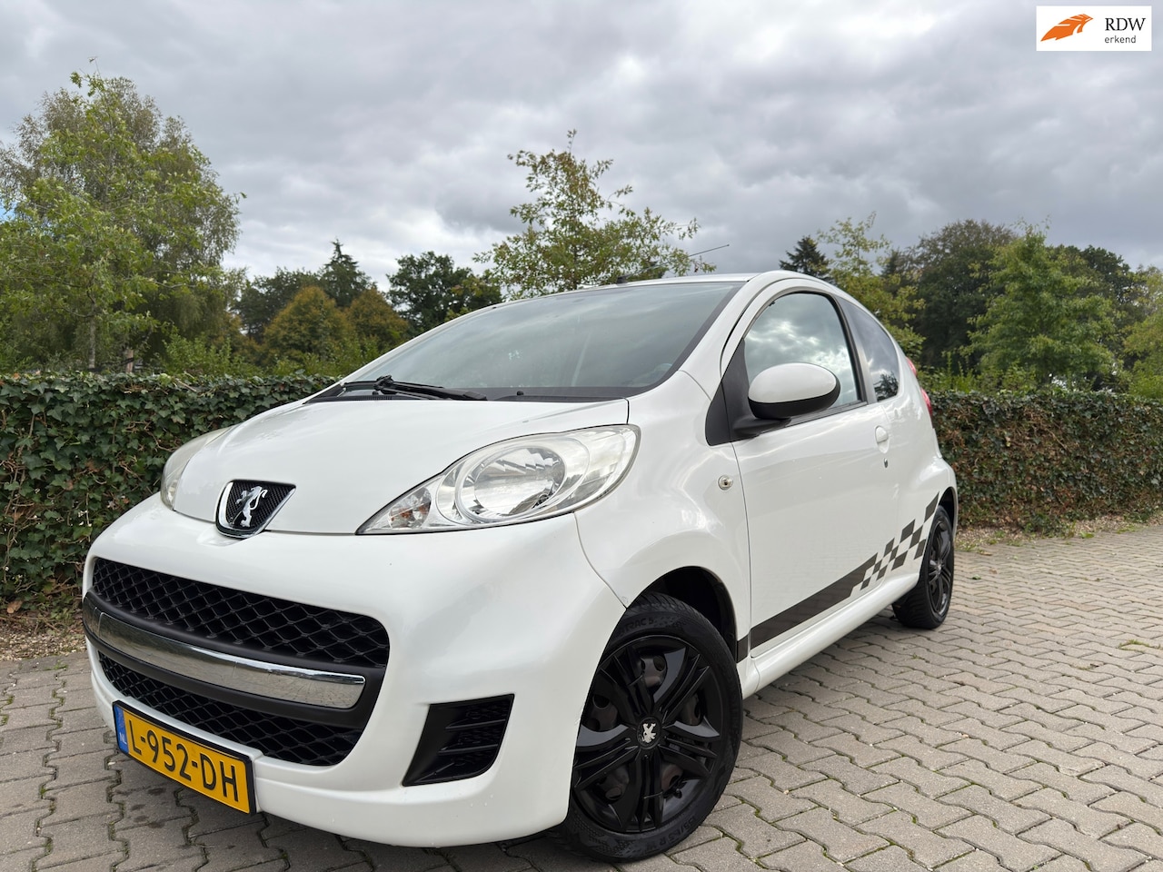 Peugeot 107 - 1.0-12V XS 1.0-12V XS , Airco / Elec.Pakket / Cv / Isofix / Stuurbekrachtiging. - AutoWereld.nl