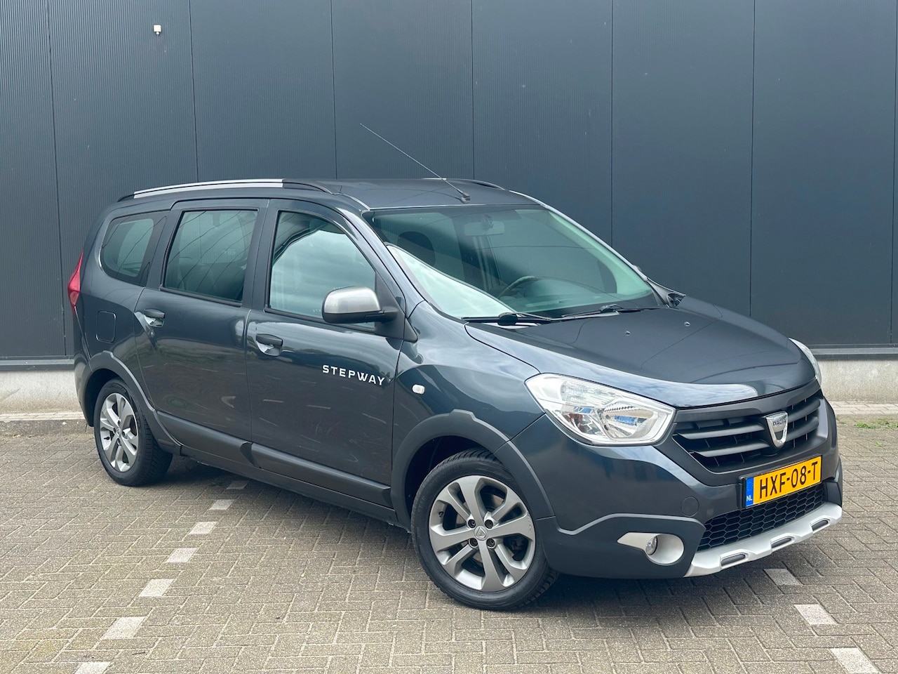 Dacia Lodgy - 1.2 TCe Stepway 5p.* Airco* Apk tot 03-10-2027 ! - AutoWereld.nl