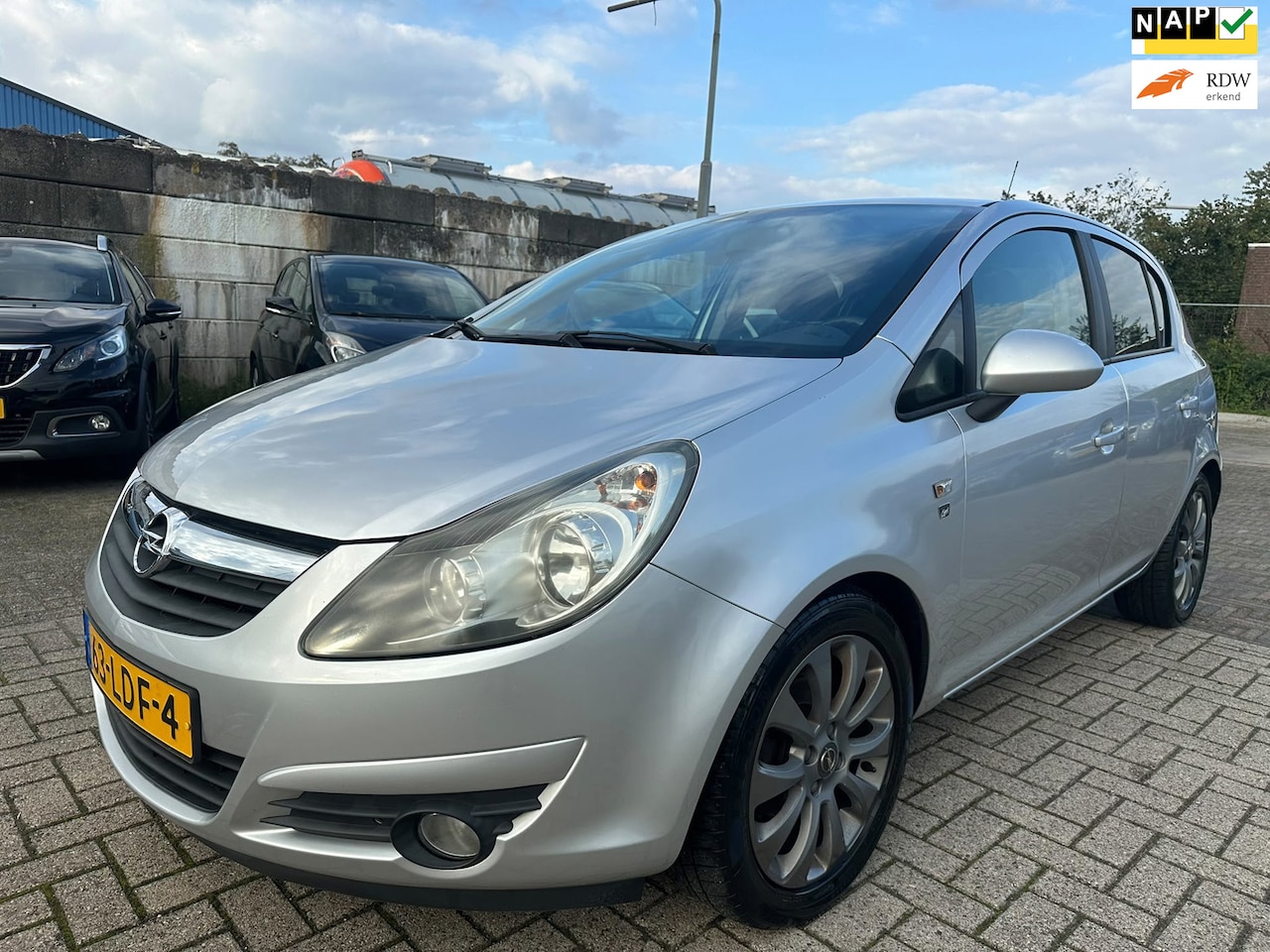 Opel Corsa - 1.2-16V '111' Edition AUTOMAAT/ AIRCO/ CRUISE/ LM VELGEN! - AutoWereld.nl