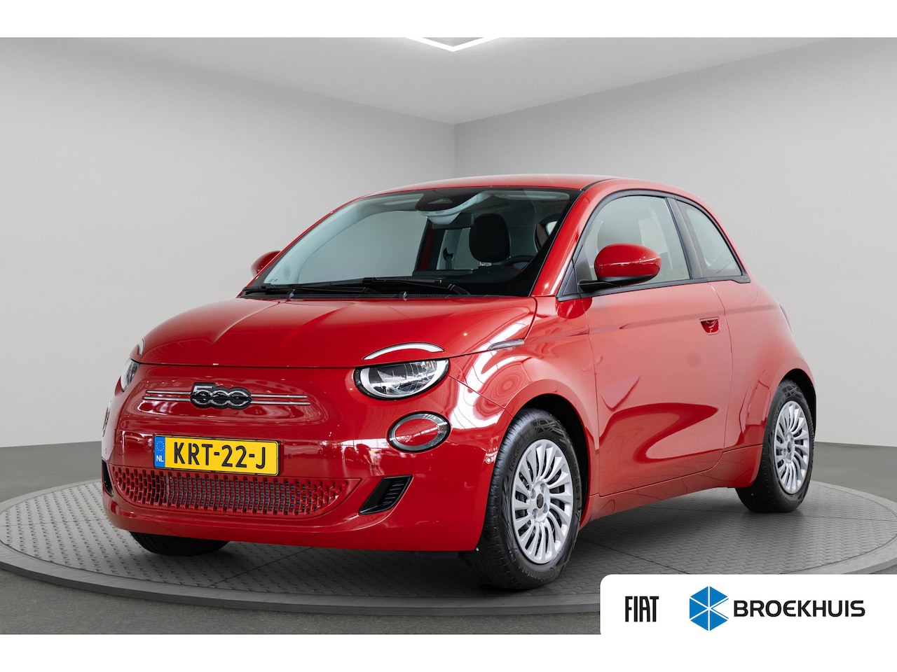 Fiat 500e - 42 kWh | Camera | Parkeersensoren Voor & Achter | Navigatie | Apple Carplay & Android Auto - AutoWereld.nl