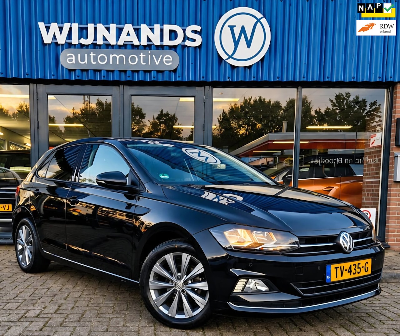 Volkswagen Polo - 1.0 TSI Highline Trekhaak Carplay Camera - AutoWereld.nl