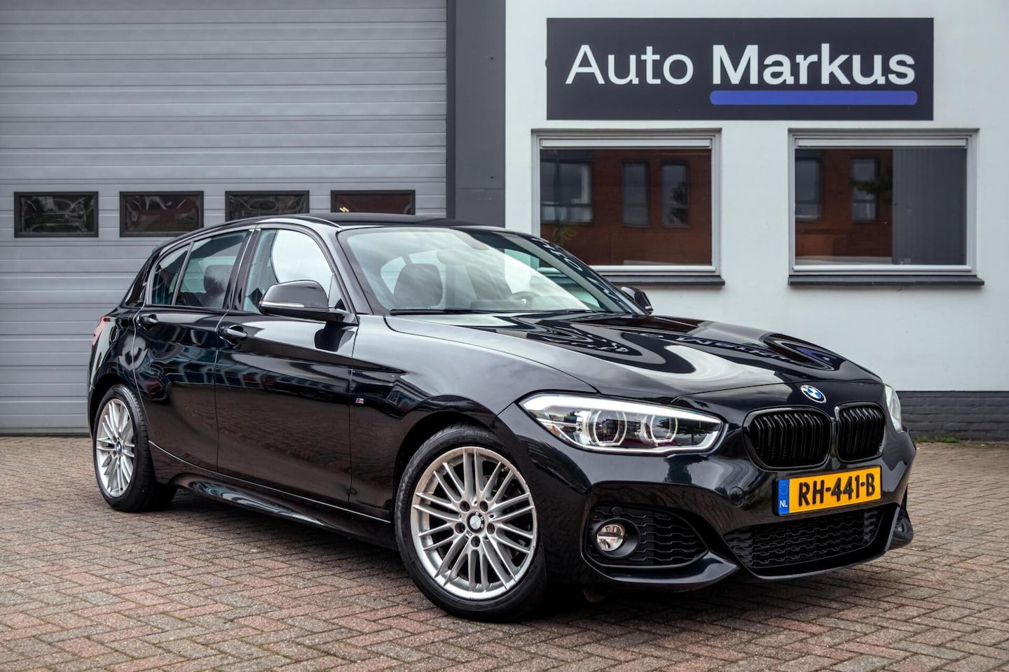 BMW 1-serie - 118i High Executive 3X M-Sport|Led|Shadow Line|Navi Pro|Automaat - AutoWereld.nl