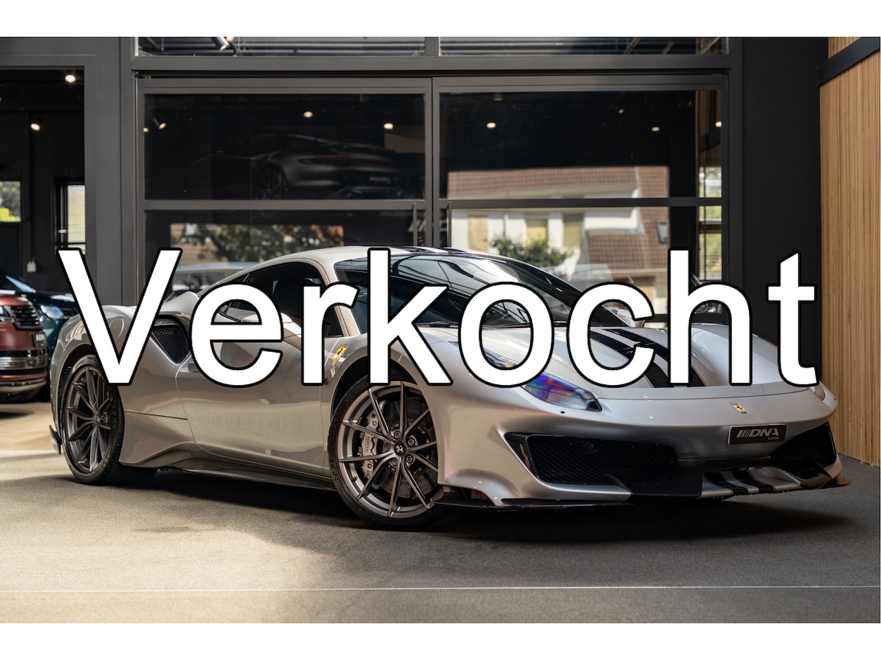 Ferrari 488 - Pista HELE Lift Carbon Painted Stripes 3.9 Pista HELE - AutoWereld.nl