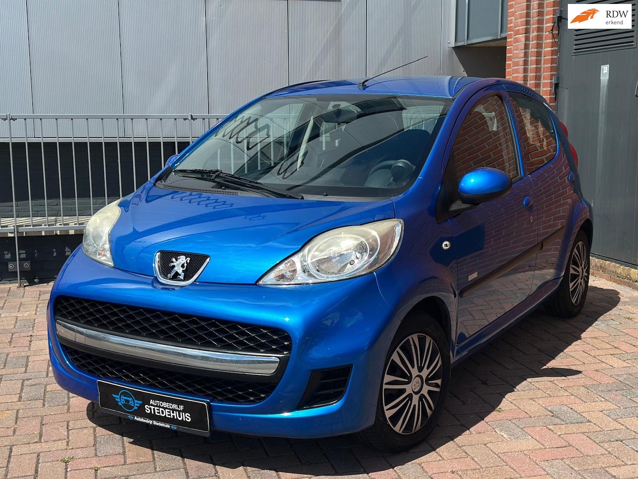 Peugeot 107 - 1.0-12V Millesim 200 Airco l CarPlay l Nw APK - AutoWereld.nl