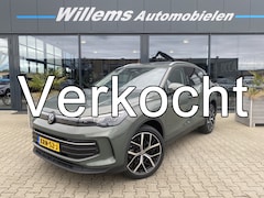 Volkswagen Tiguan - 1.5 eHybrid Edition Elektrische Trekhaak, Panorama Dak & Stoel\Stuur Verwarming