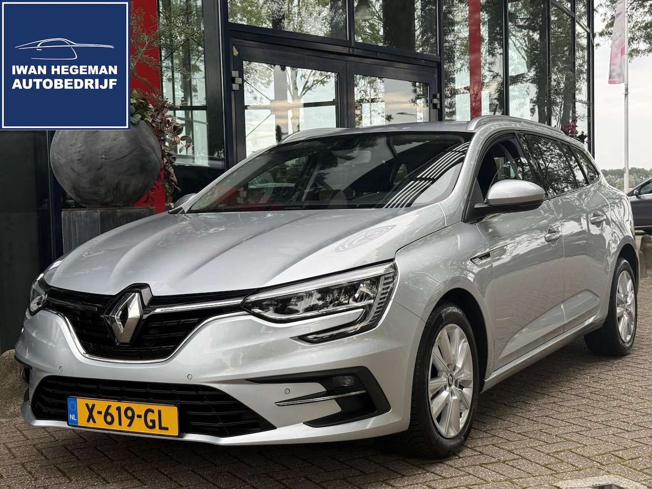 Renault Mégane Estate - 1.3 TCe 140 | Navigatie | ECC | PDC voor + achter | LM Velgen | Apple CarPlay/Android Auto - AutoWereld.nl