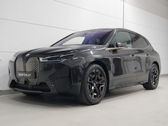 BMW iX - xDrive40 Skylounge | CoPilot | Elektr. Trekhaak | Harman Kardon