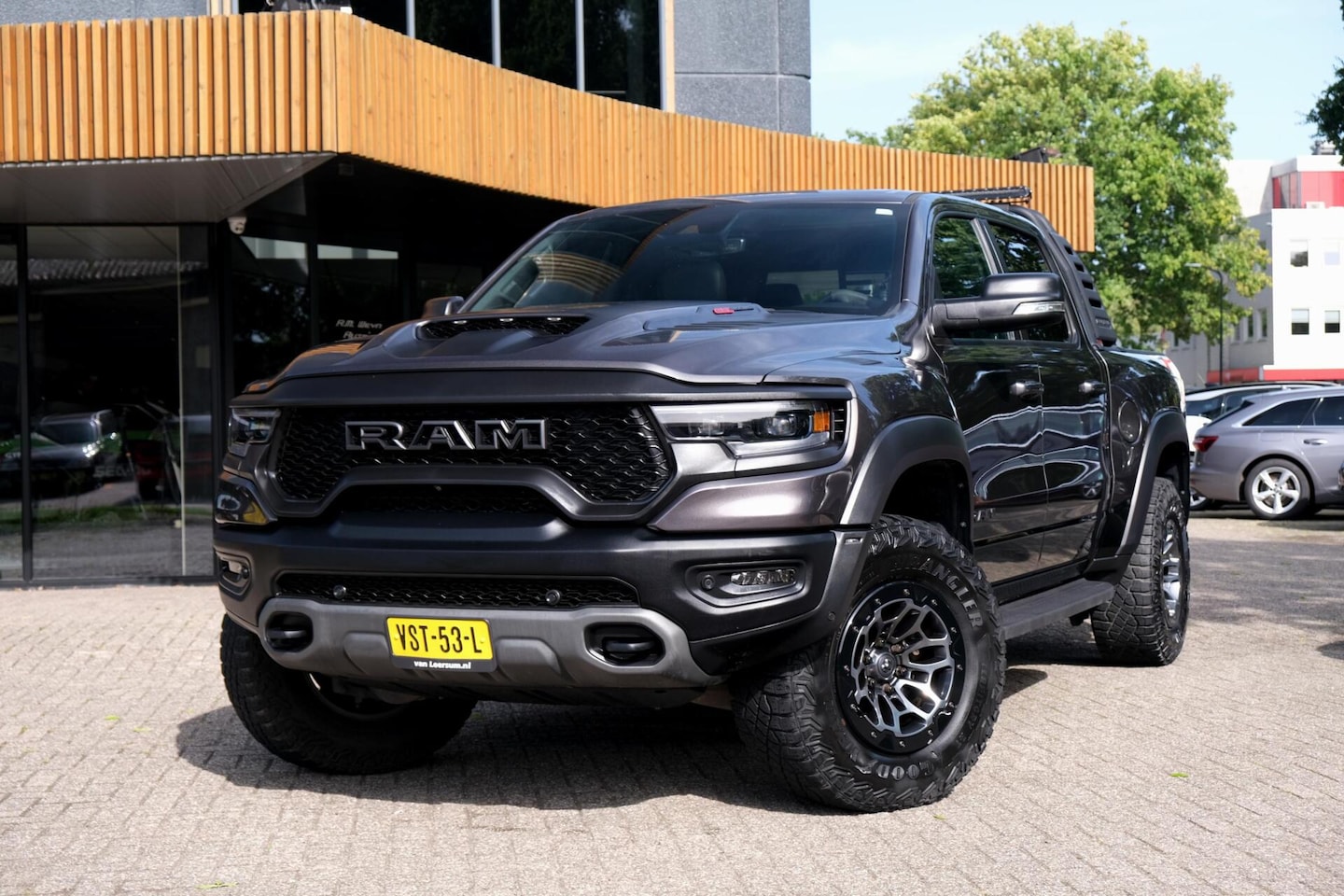 Dodge Ram 1500 - 4X4 6.2 V8 4x4 Crew Cab TRX|EXCL.BTW|711PK!|Pano|LPG|RAMBAR|Alpine|Stoelkoeling|Stuurwielv - AutoWereld.nl