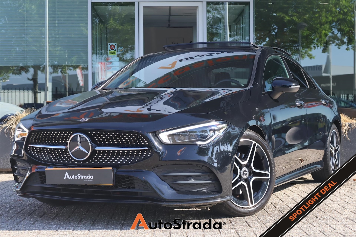 Mercedes-Benz CLA-Klasse - Coupé 180 AMG-Line Pano | Memory | Multibeam | Cruise | Sfeer | Camera - AutoWereld.nl