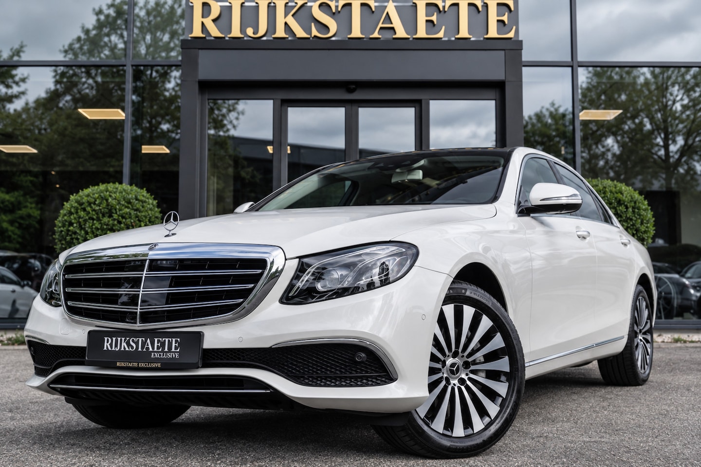 Mercedes-Benz E-klasse - E400 4Matic AMG|PANO|BURMESTER|ACC|360° - AutoWereld.nl