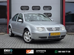 Volkswagen Bora - 2.0 Highline Cruise/Bluetooth/Trekhaak/LMV