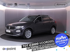 Volkswagen T-Roc - 1.5 TSI Style 150 pk Automaat (DSG) | Navigatie | Trekhaak | Parkeersensoren | Autom. airc