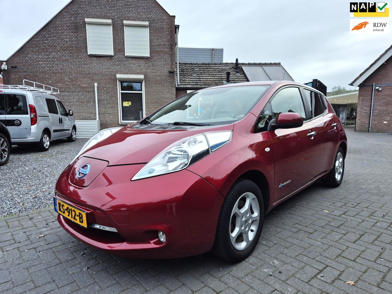 Nissan LEAF - Acenta 30 kWh Automaat Navi Clima Cruise Trekhaak - AutoWereld.nl
