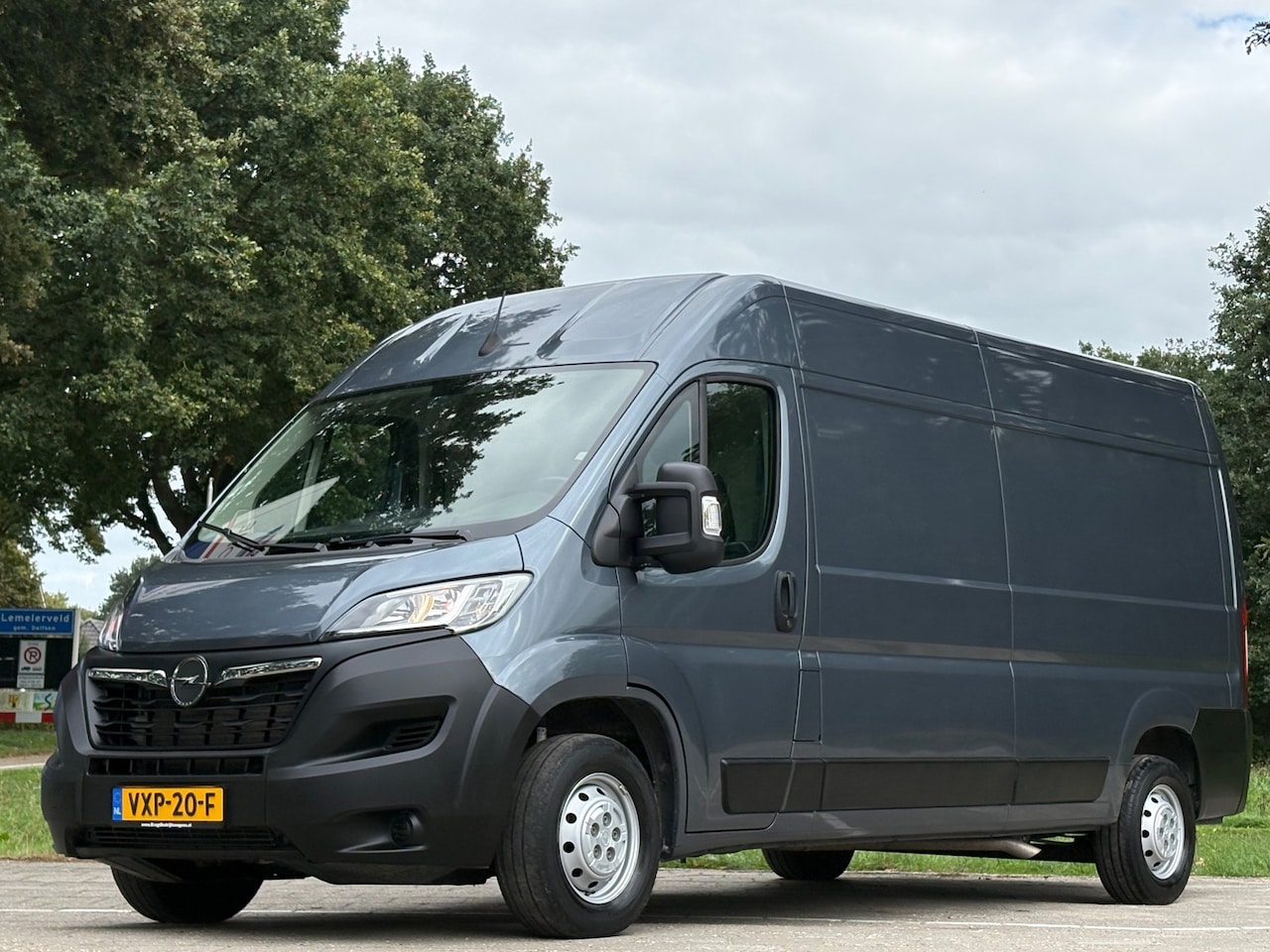 Opel Movano - 2.2D 140PK|trekhaak 2500KG|apple CarPlay|achteruitrijcamera|airco|cruise|drie zitplaatsen| - AutoWereld.nl