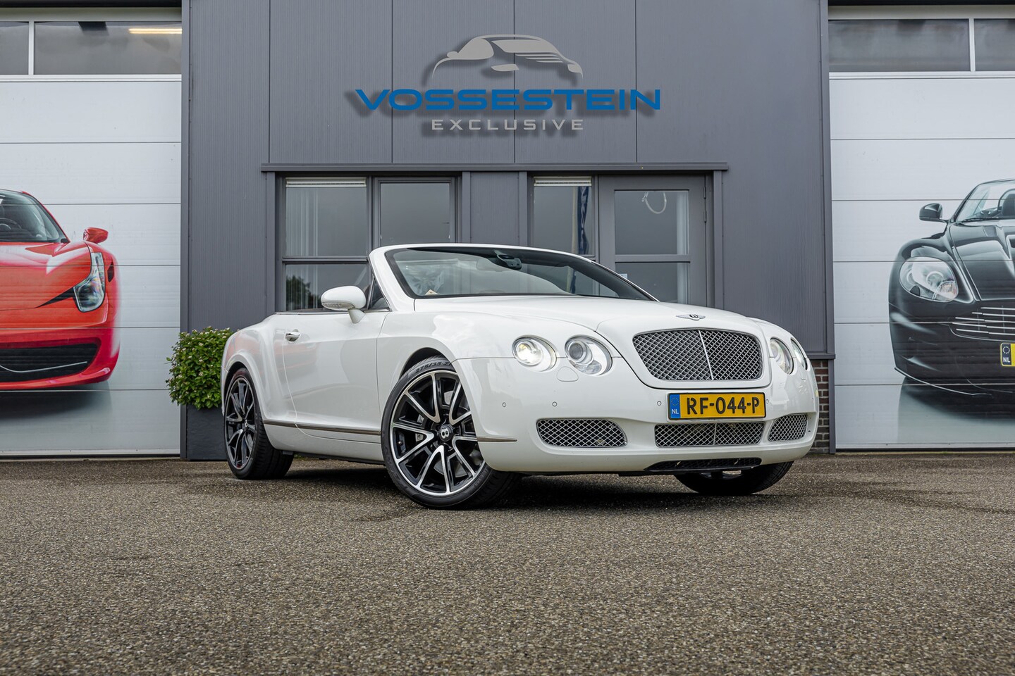 Bentley Continental GTC - 6.0 W12 / Navi / Leder / Memory stoel / Luchtvering / Massage / Stoelverw. - AutoWereld.nl