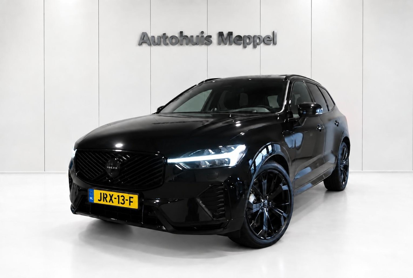 Volvo XC60 - T6-AWD Black-Ultra NEW*Pano*HUD*H&K*360Camera*Facelift*Range 70 KM Volledig Electrisch - AutoWereld.nl
