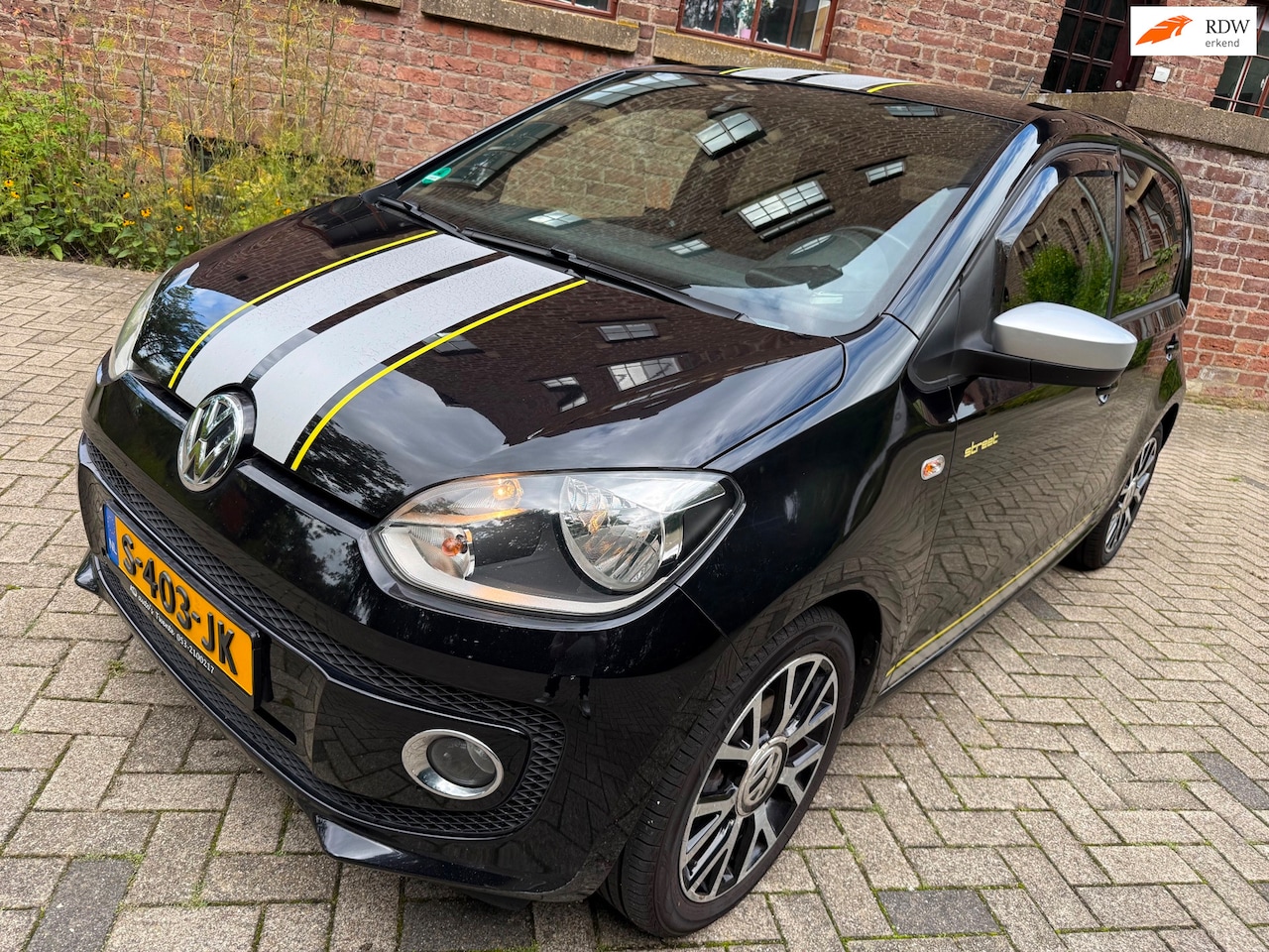 Volkswagen Up! - 1.0 move up! BlueMotion Top Street Uitv Super Cool - AutoWereld.nl