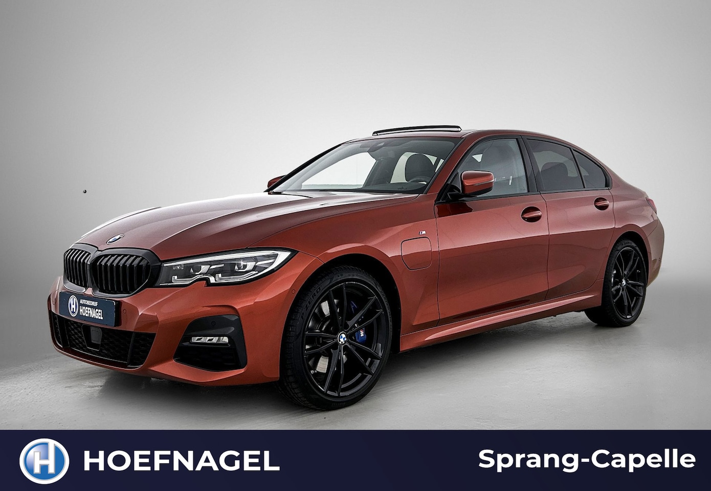 BMW 3-serie - 330e M-Sport | Schuifdak | Harman/Kardon | Camera | Adaptive Cruise | Stoelverwarming - AutoWereld.nl