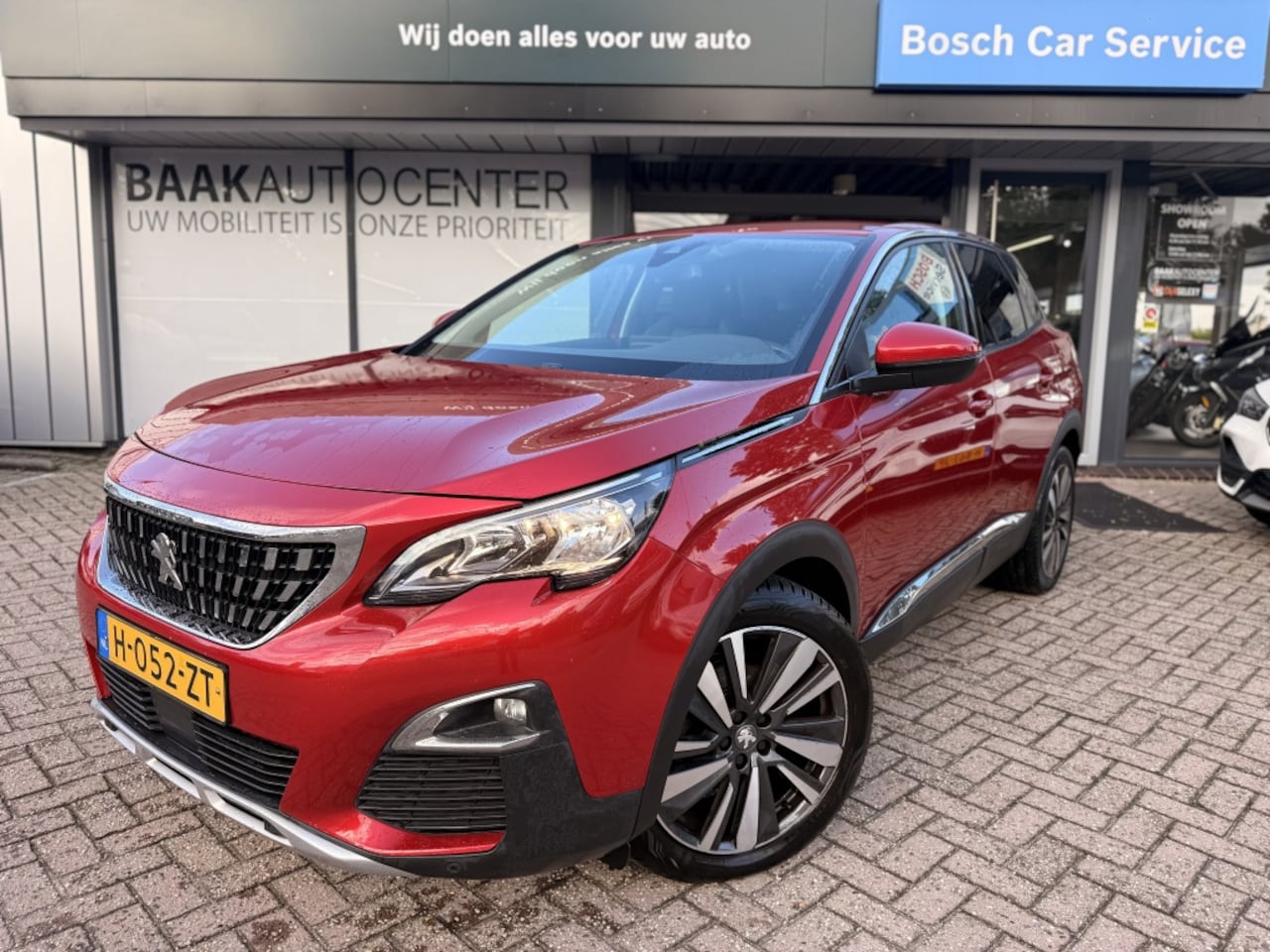 Peugeot 3008 - 1.2 PureTech Blue Lease Premium | Trekhaak | 360 | Carplay - AutoWereld.nl