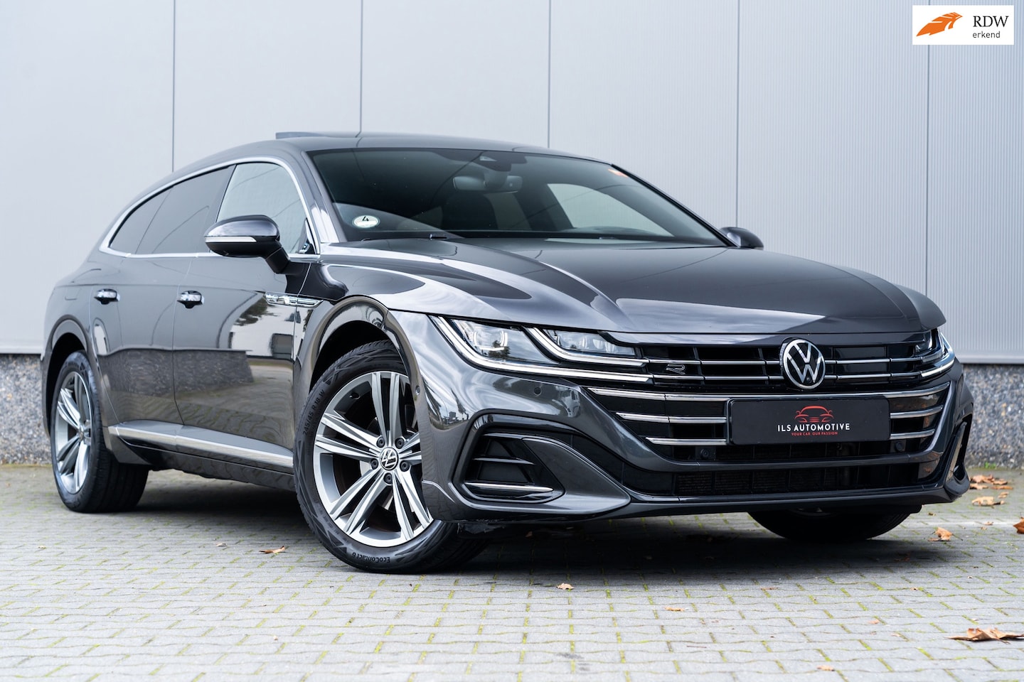 Volkswagen Arteon Shooting Brake - EHybrid R-Line | Pano | 360° | HUD | Trekhaak - AutoWereld.nl