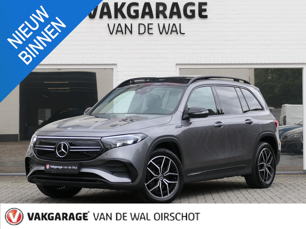 Mercedes-Benz EQB - 300 4MATIC AMG Line 7p. 67 kWh | Panoramadak | Full LED | Sfeerverlichting | Elektrische a - AutoWereld.nl