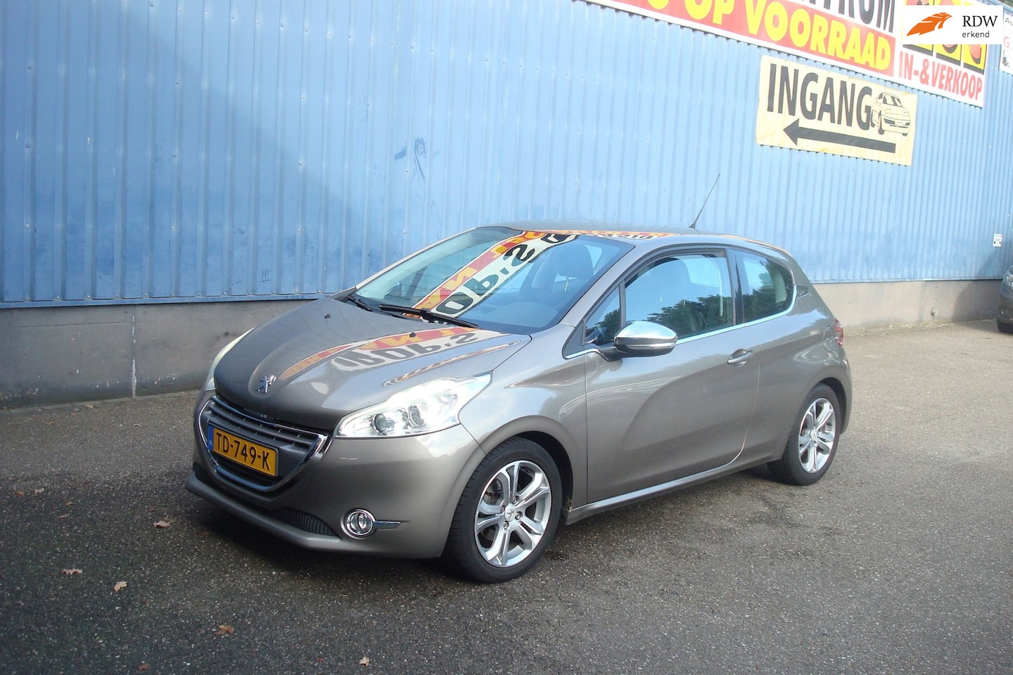 Peugeot 208 - 1.4 Vti Allure 1.4 VTi Allure, APK tot jan - 2027, Trekhaak - AutoWereld.nl