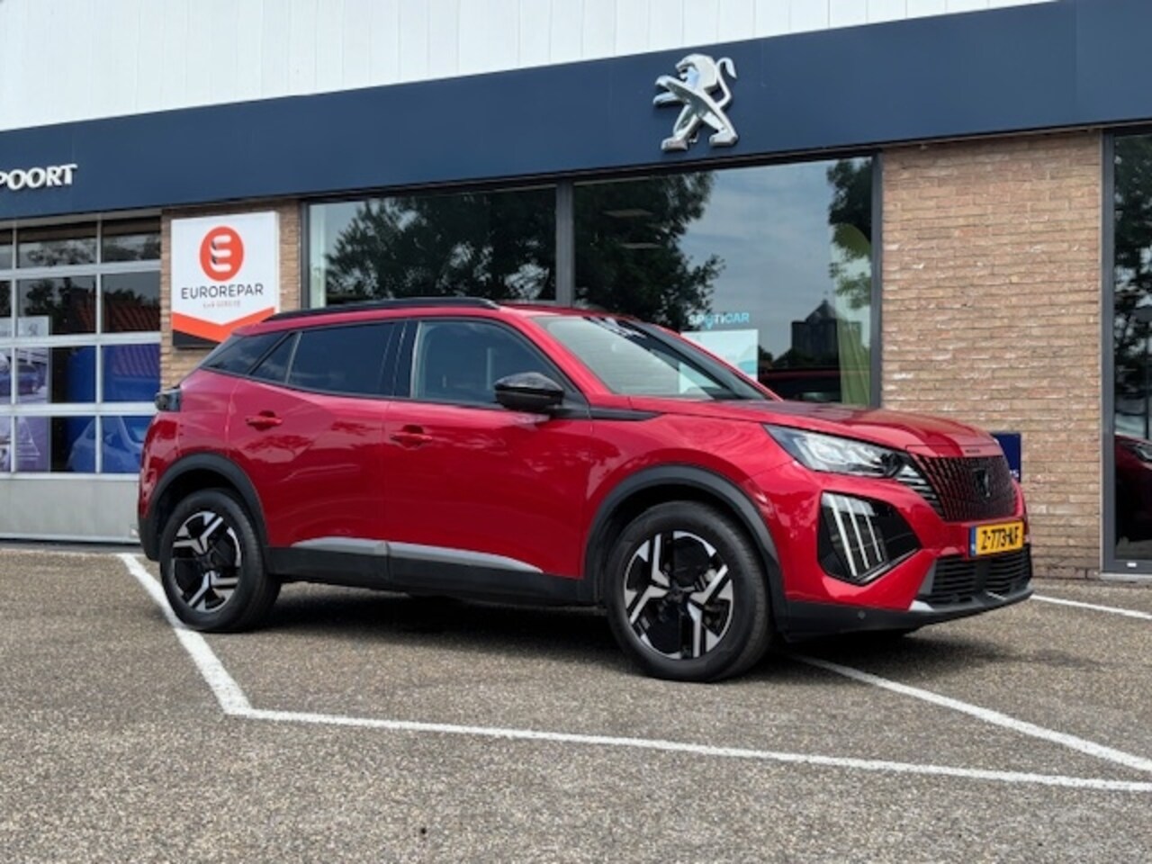 Peugeot 2008 - ALLURE 1.2 PT-100pk Navigatie | Apple Carplay & Android Auto | Cruise & Climate control | - AutoWereld.nl