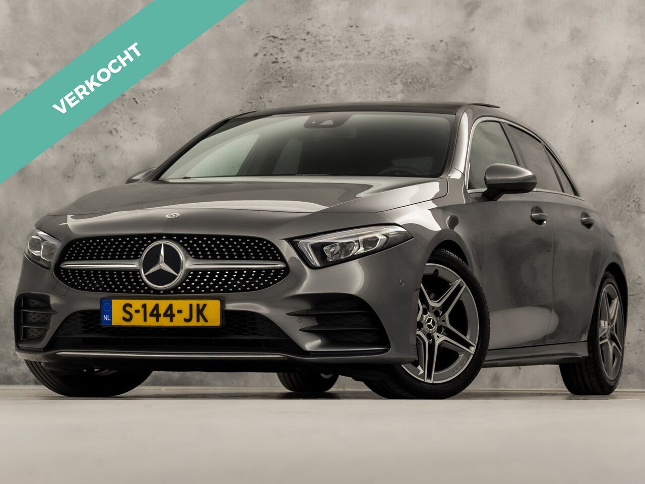 Mercedes-Benz A-klasse - 200 AMG Sport 163Pk Automaat (PANORAMADAK, GROOT NAVI, SFEERVERLICHTING, CAMERA, STOELVERW - AutoWereld.nl