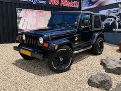 Jeep Wrangler - 4.0i-BLACK SAHARA EDITION-GERESTAUREERD