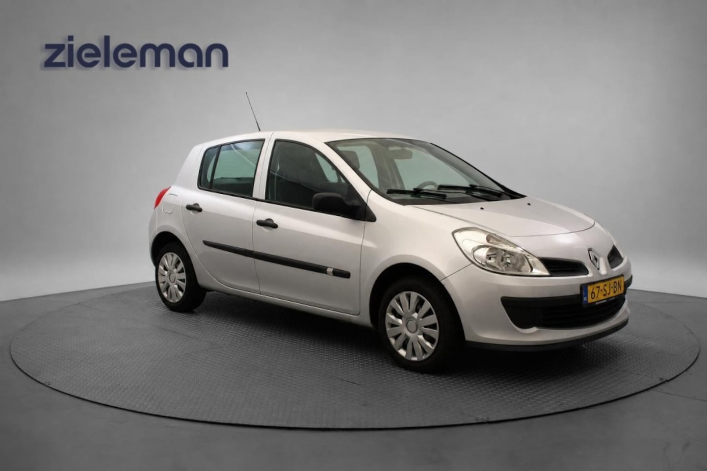 Renault Clio - 1.2 16V 5 deurs Expression - Airco - AutoWereld.nl