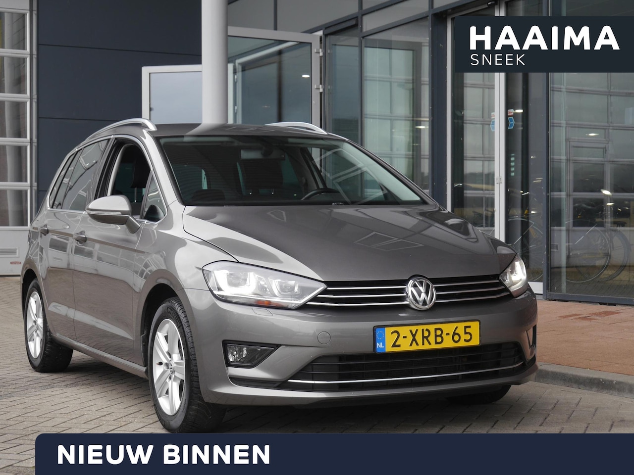 Volkswagen Golf Sportsvan - 1.6 TDI Highline | Navigatie | CarPlay | Cruise Control | Trekhaak | Lichtmetalen Velgen - AutoWereld.nl
