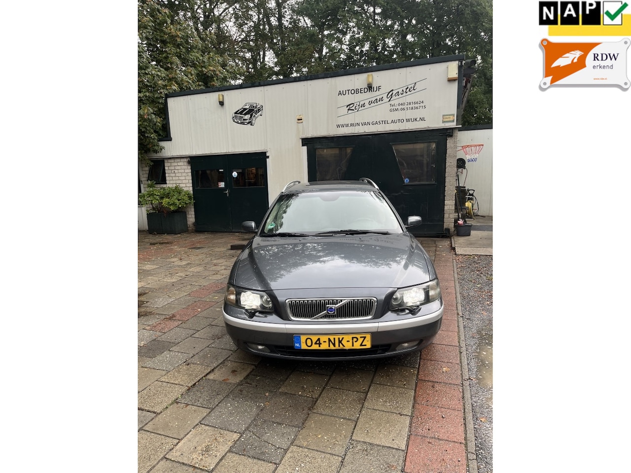 Volvo V70 - autm vol opties 2.5 T Titanium - AutoWereld.nl