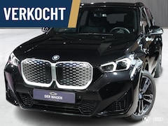 BMW iX1 - eDrive20 67 kWh M Sport / 22KW LADER / 19" / ADAP LED / KEY-LESS ENTRY-START