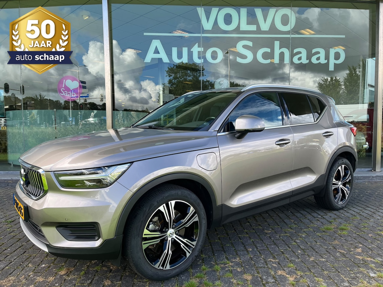 Volvo XC40 - 1.5 T4 Recharge Inscription | Rijklaar incl 12 mnd Bovag | Carplay Stuurverwarming Trekha - AutoWereld.nl